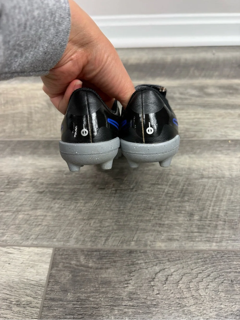 Nike Kids Black Soccer Cleats‎